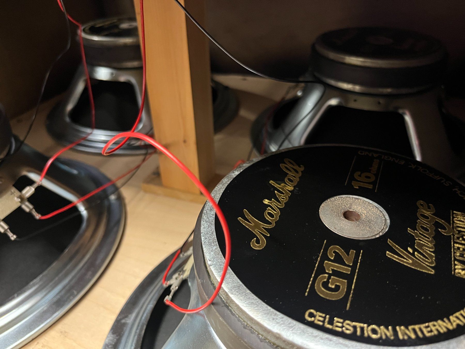Amplificatori: Marshall 4x12 Slash Box 1960BV Version - Celestion V30 – Usato da Rheinfelden venduto da AH5150 5