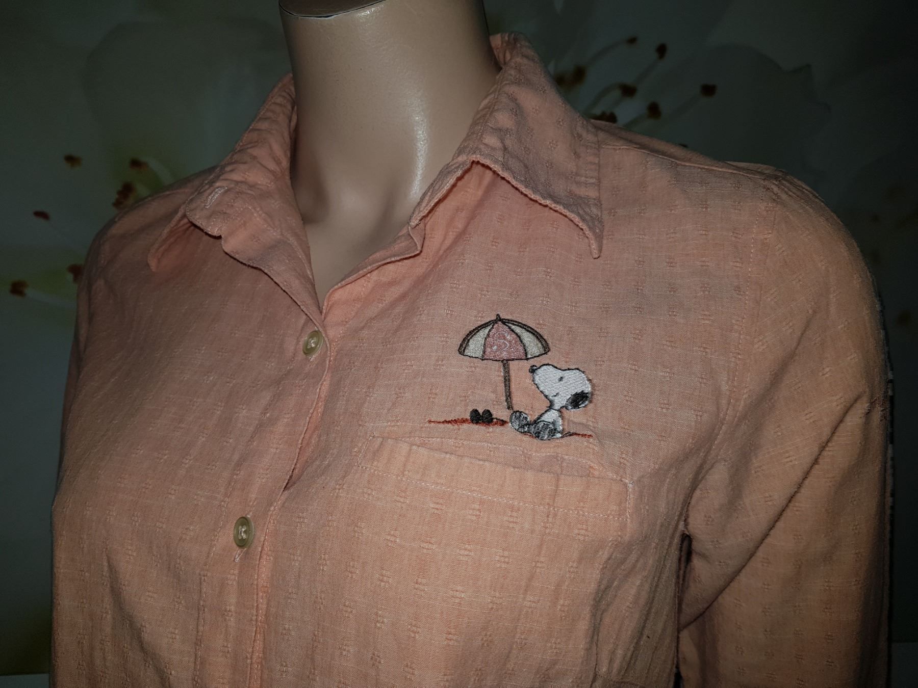 Chemisiers: STUDIO AVENTURES Blouse / Bluse SNOOPY taille / Grosse XS/S – D'occasion à Cossonay-ville par Super-Price-Quality 5