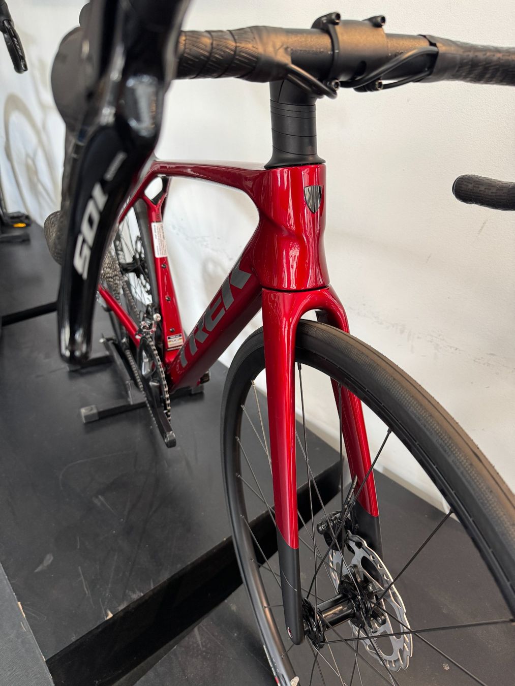 Trek Biciclette: Madone SL 5 Gen 8, Grösse Small – Nuovo e nell'imballaggio originale da Zürich venduto da Velofabrik01 4
