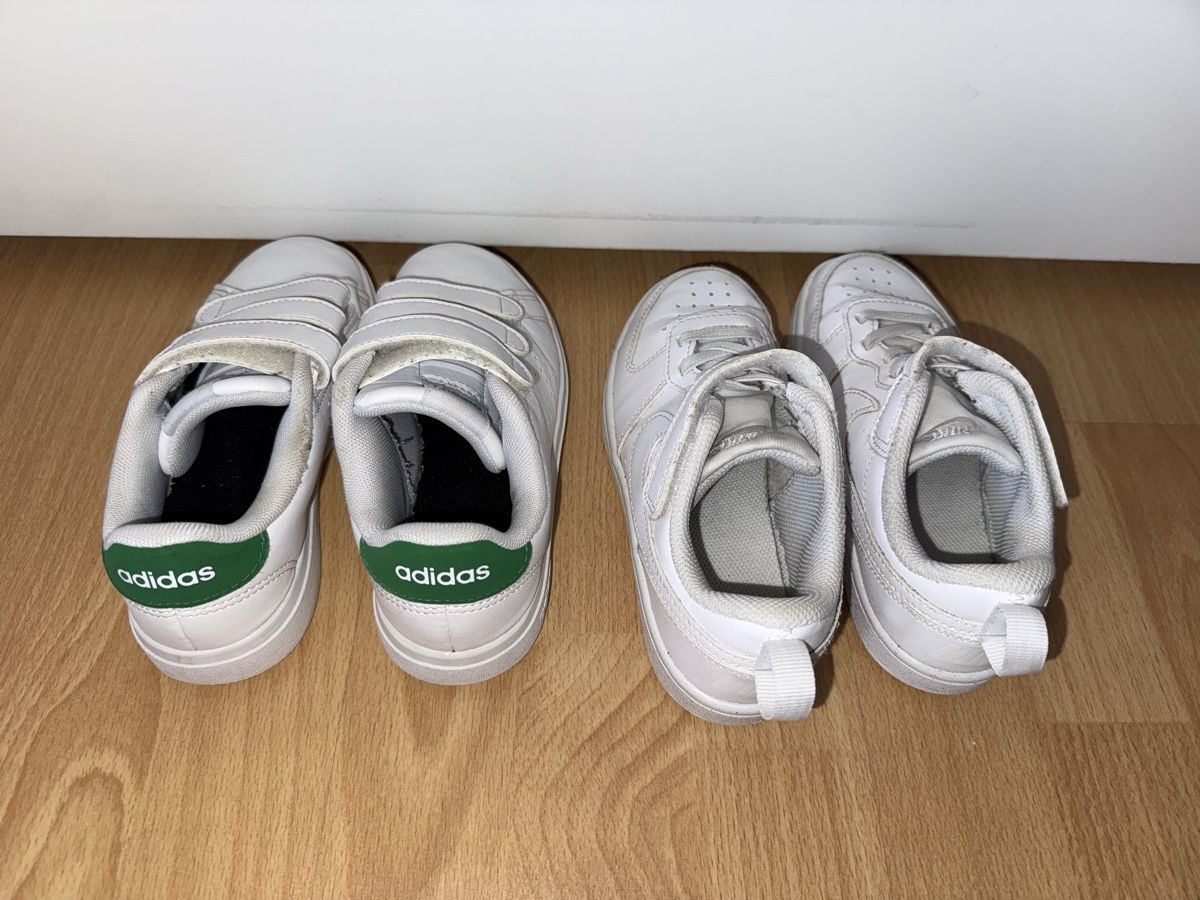Scarpe per ragazzi: Adidas & Nike Kinder Sneaker Weiss, Gr.30, – Usato da arbon venduto da auri4 2