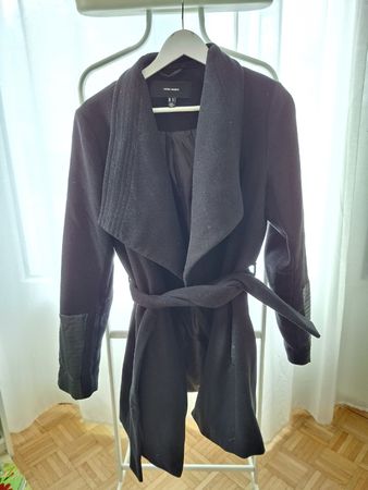 Manteau VERO MODA noir taille M avec ceinture
