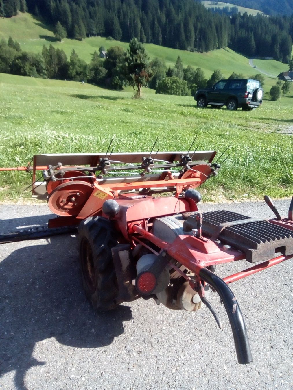 Bucher Tutte le macchine: Motormäher Bucher mit Bandeingraser – Usato da Schangnau venduto da senn6 2