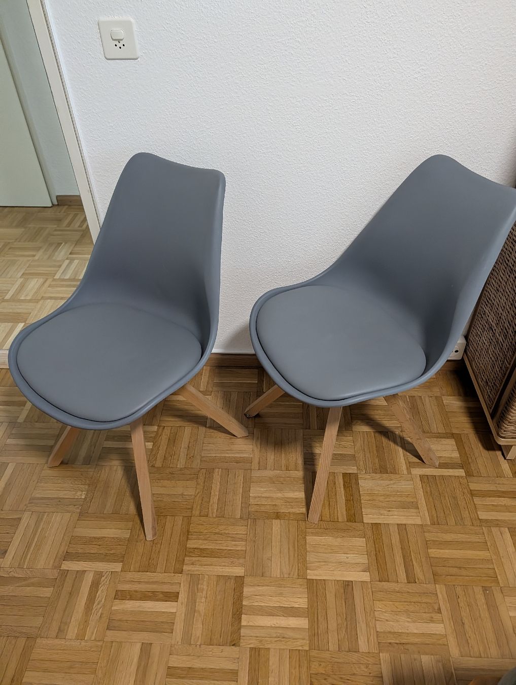Sedie: Zwei Stühle – Usato da Basel venduto da lis_xs7z