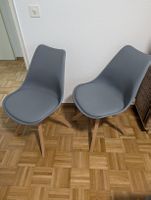 Zwei Stühle