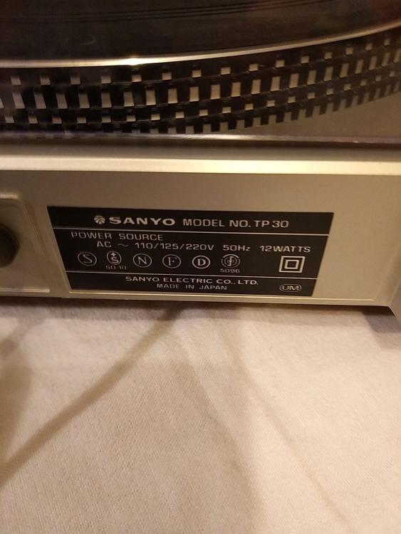 TOURNE-DISQUES SANYO TP 30 (433) | Comprare su Ricardo