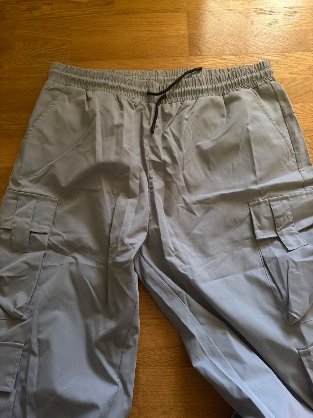 Pantalons: Hellgraue Cargo Hose – Neuf (Voir description) à bülach par Happylion1