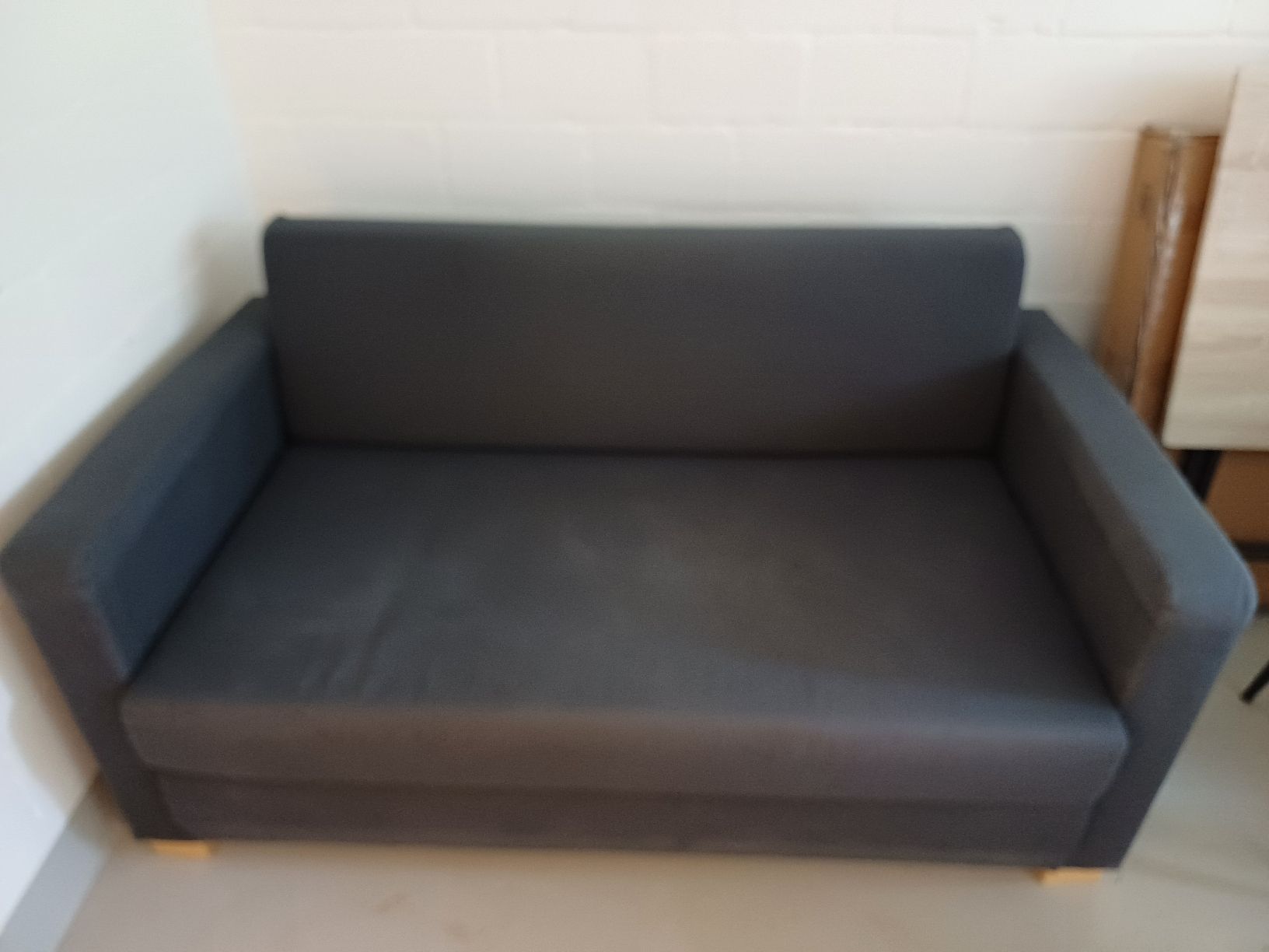 Ikea Sofas: Schlafsofa dunkelgrau ausziehbar  – D'occasion à Kaisten par Zickliese80