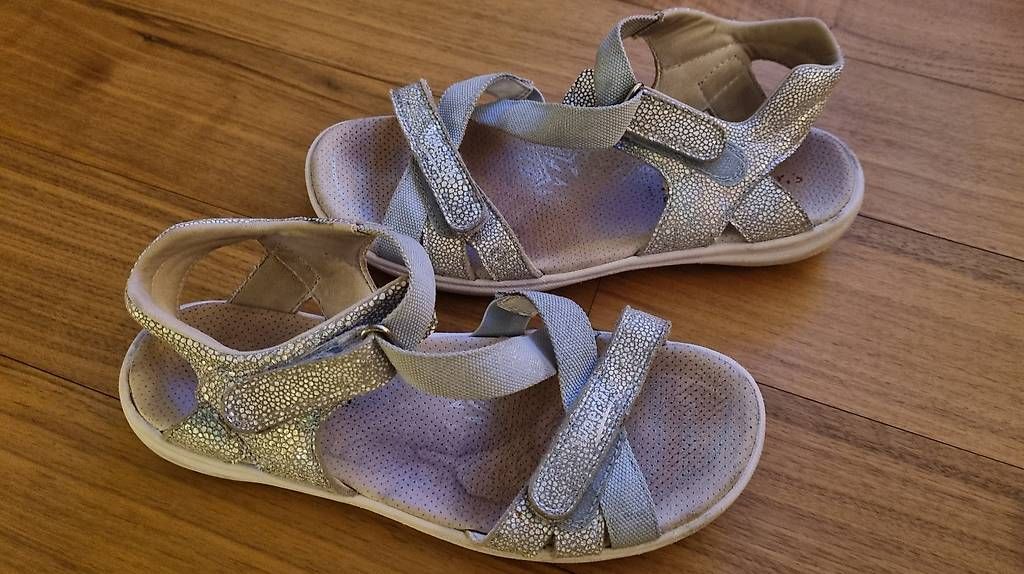 Scarpe da donna: Gr.37: Puma Sneaker,Trekking-Schuh, Perlen-Flipflop, Sandale – Usato da St. Gallen venduto da Libelle99 4