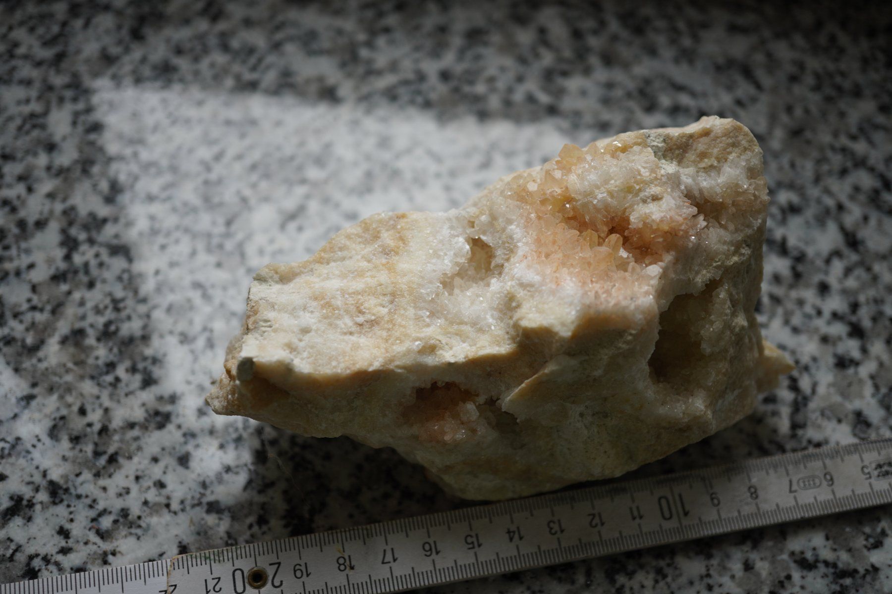 Minerali & Pietre curative: Calcit    Auf   Matrix    ab 1.- Rauserverkauf – Nuovo e nell'imballaggio originale da Eschenbach SG venduto da topstone 5