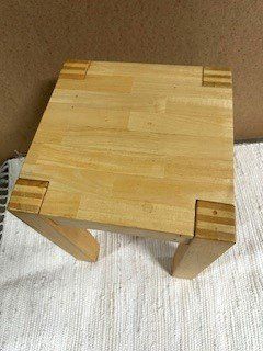 Hocker: sChWeReR  soLiDeR HoLzhOcKeR – Gebraucht aus Winkel von zeho 1