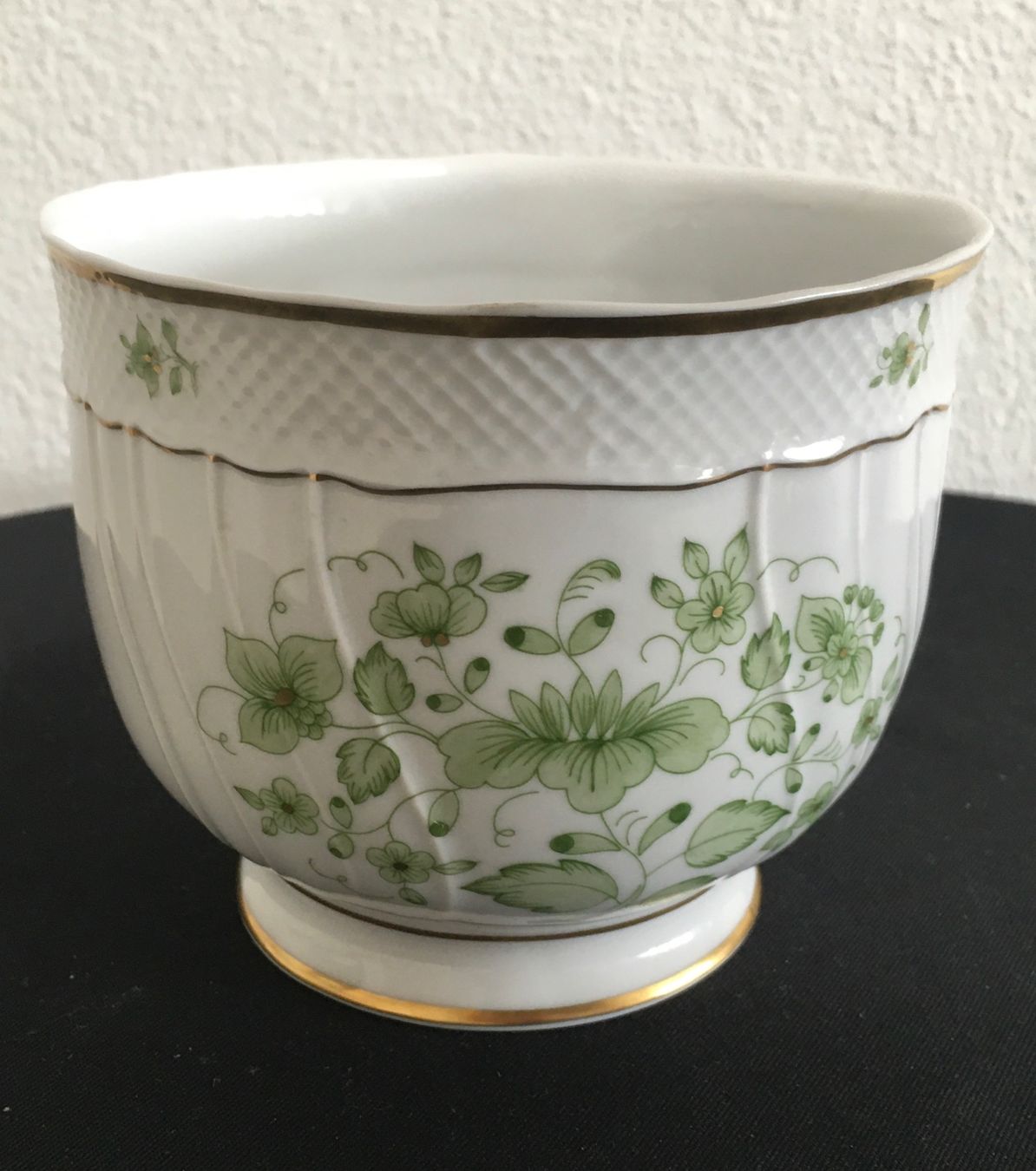 Vasi per fiori: Handbemalter Porzellan Cachepot aus Ungarn – Usato da Basel venduto da citystore