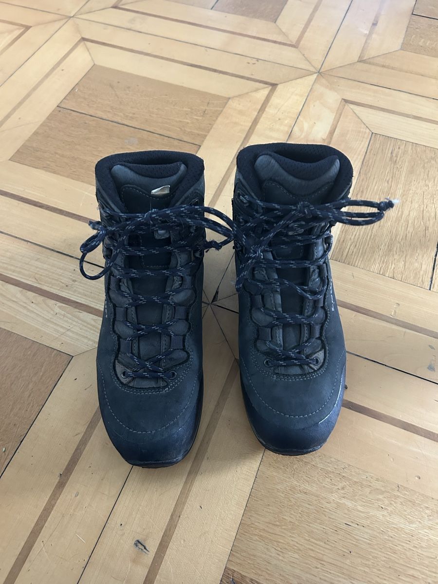 Lowa Damenschuhe: Lowa Wanderschuhe Gr. 38.5 – Gebraucht aus Basel von isa_8h8b