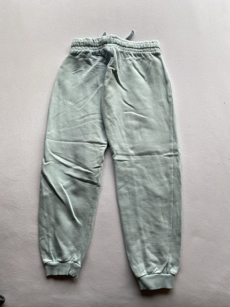 Benetton Pantaloni: Trainerhose / 140 – Nuovo (secondo la descrizione) da Kleinandelfingen venduto da lau_10 1