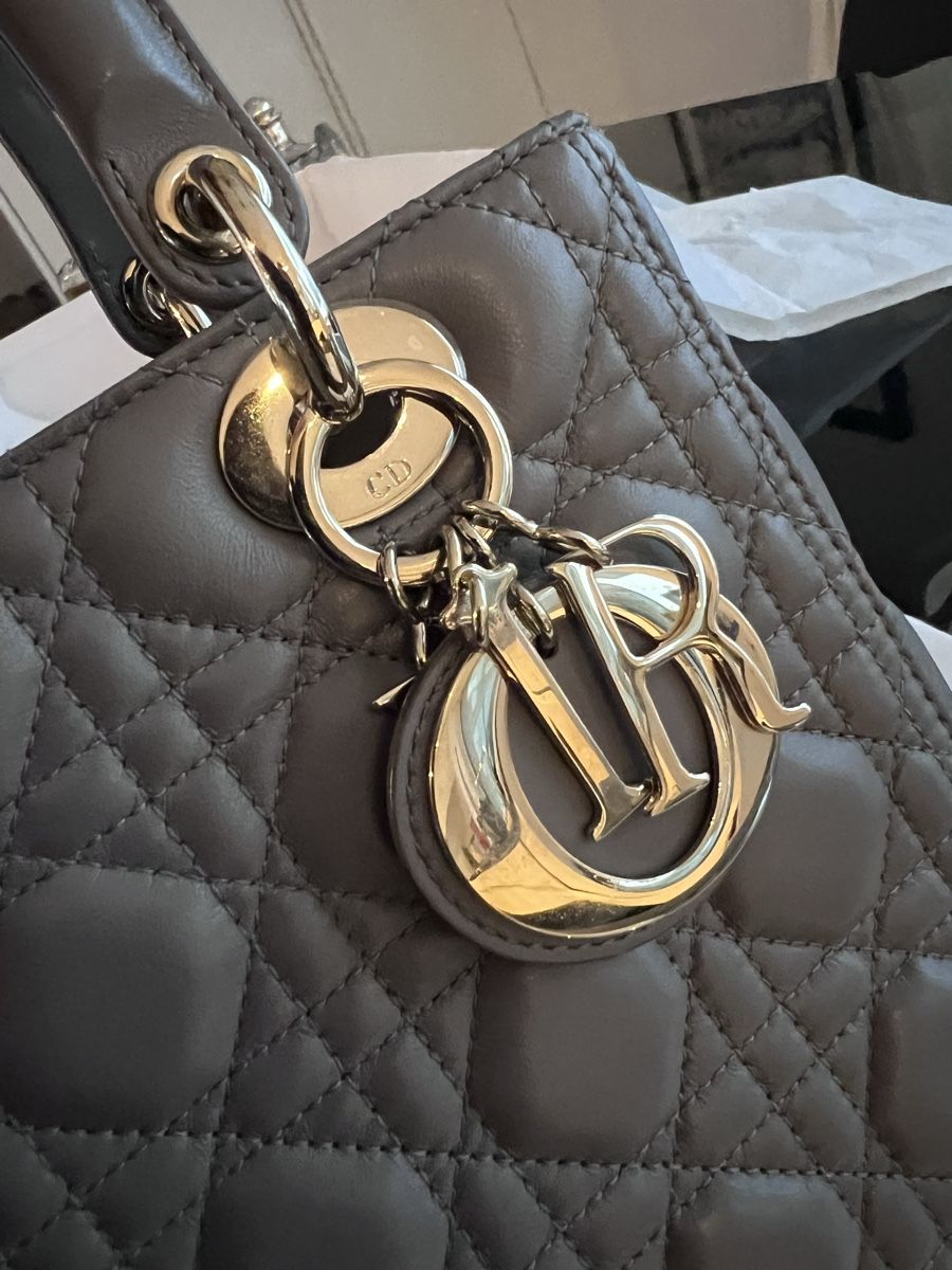 Dior Borse da donna: Lady Dior Size Medium – Nuovo (secondo la descrizione) da Zürich venduto da tiz_jcj7 3