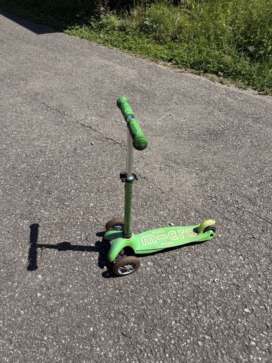 Micro Kickboard: Kindertretroller Mini Micro grün, gebraucht – Usato da stallikon venduto da Guetze1990