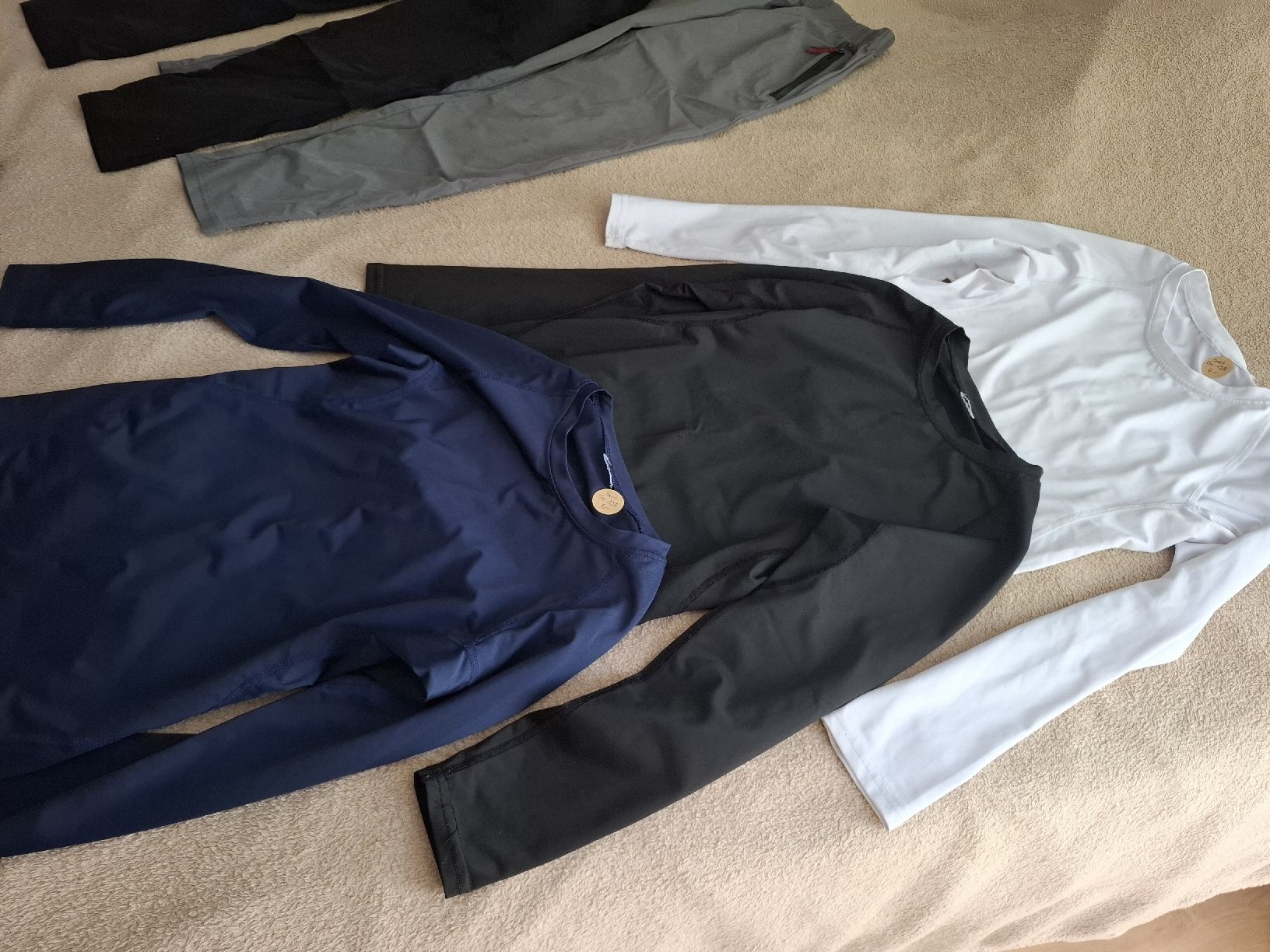 Lotti & Set di vestiti: Fussball Kleiderset 122/128 – Nuovo (secondo la descrizione) da Schaffhausen venduto da ricmivo 4