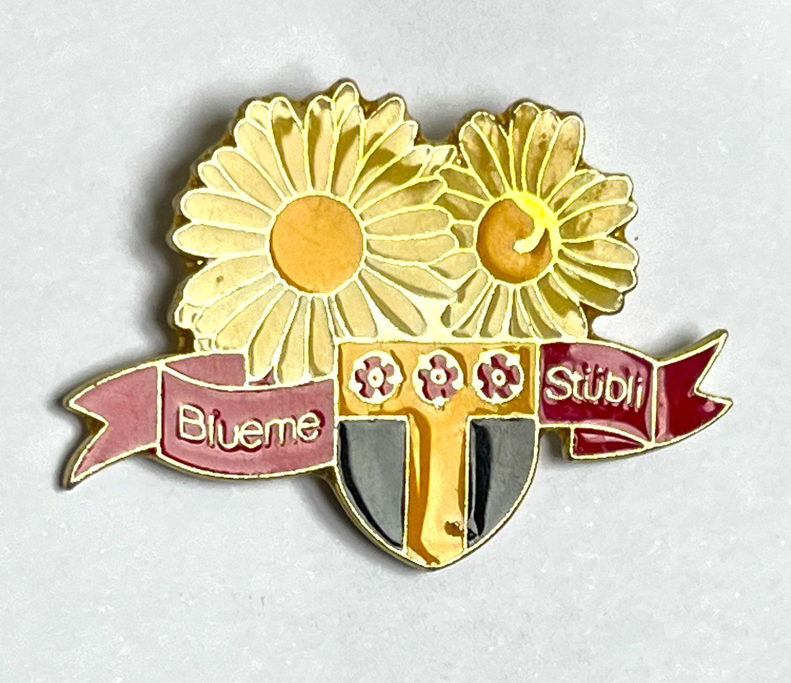 Placchette & Badge: Pin Blumen Bluemestübli – Usato da Kriens venduto da TSCH1 1