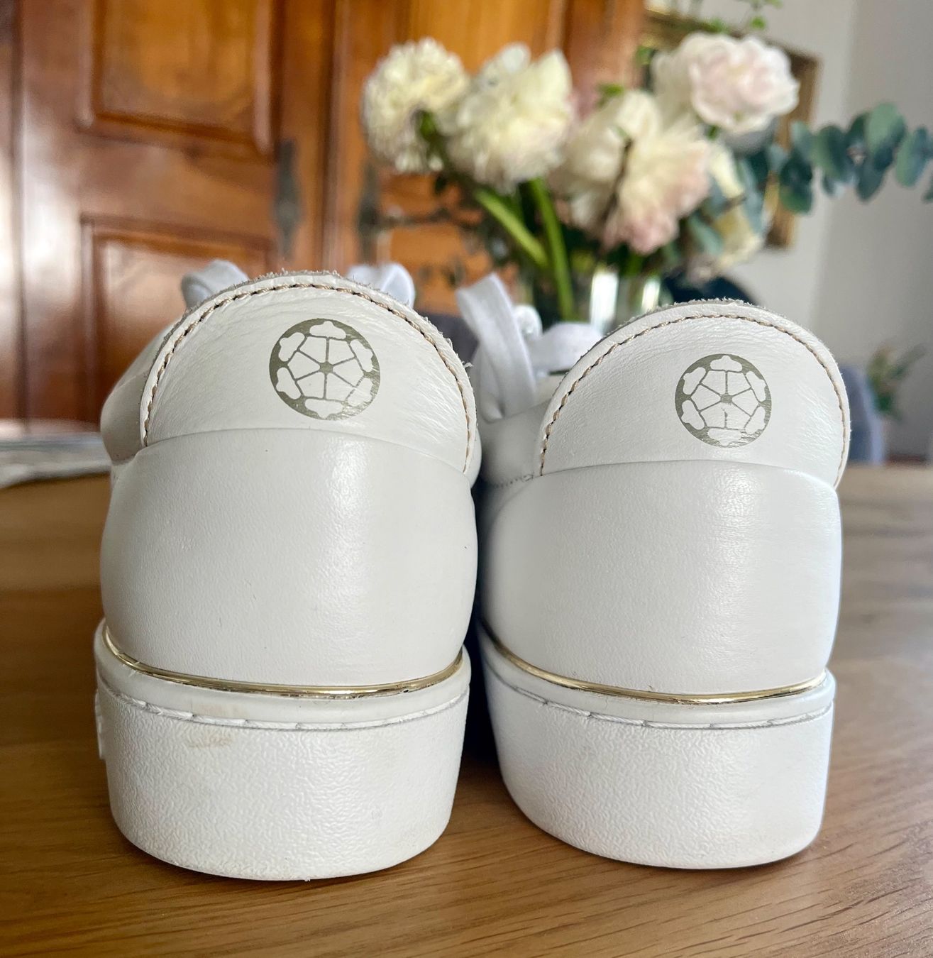 Guess Scarpe da donna: Guess Sneakers Grösse 38 – Usato da Moosleerau venduto da MiBan 3