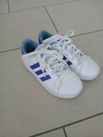 coole adidas Turnschuhe in der grösse 31