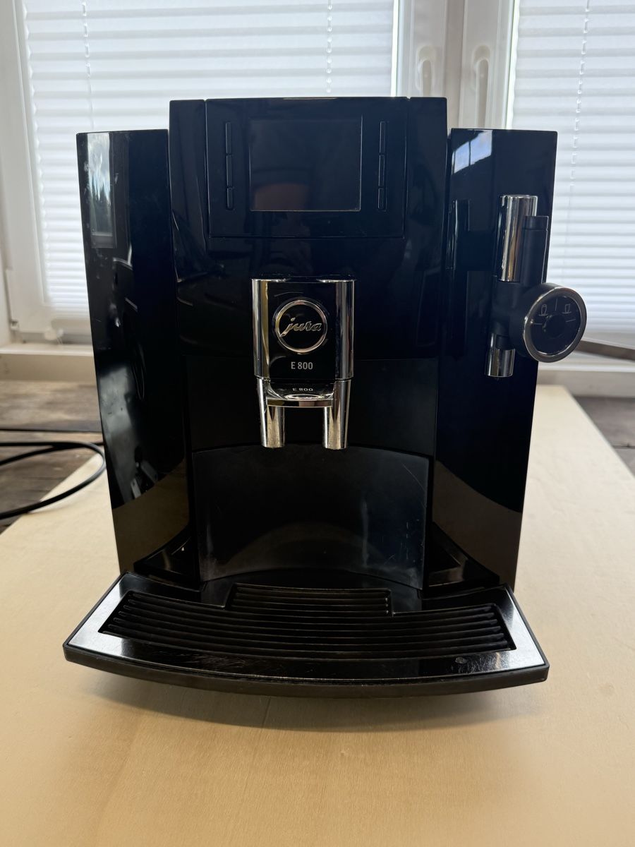 Jura Machines à café & Machines à expresso: Jura E800 – D'occasion à La Tanne par Agere