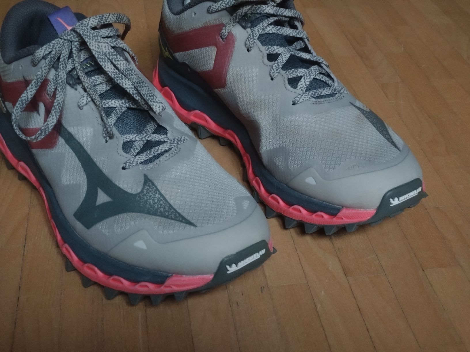 Mizuno Damenschuhe: Chaussures de trail Mizuno Wave Mujin 9 Taille 39 – Gebraucht aus Farvagny-le-Grand von LaCaverne 1
