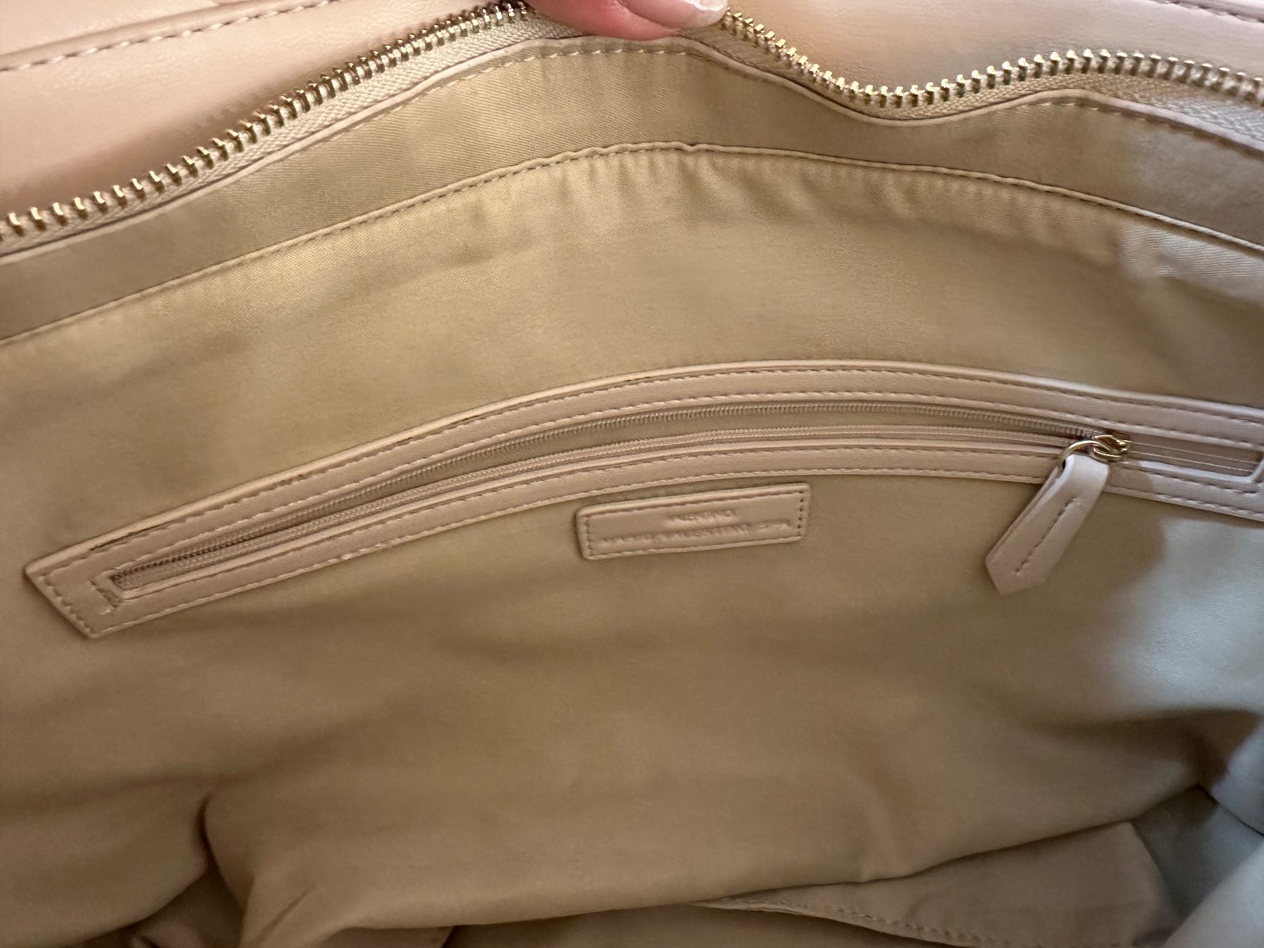 Valentino Sacs femmes: NEU: Original Valentino Handtasche, weiss/flecht – D'occasion à Solothurn par sabrina.m.solothurn 4