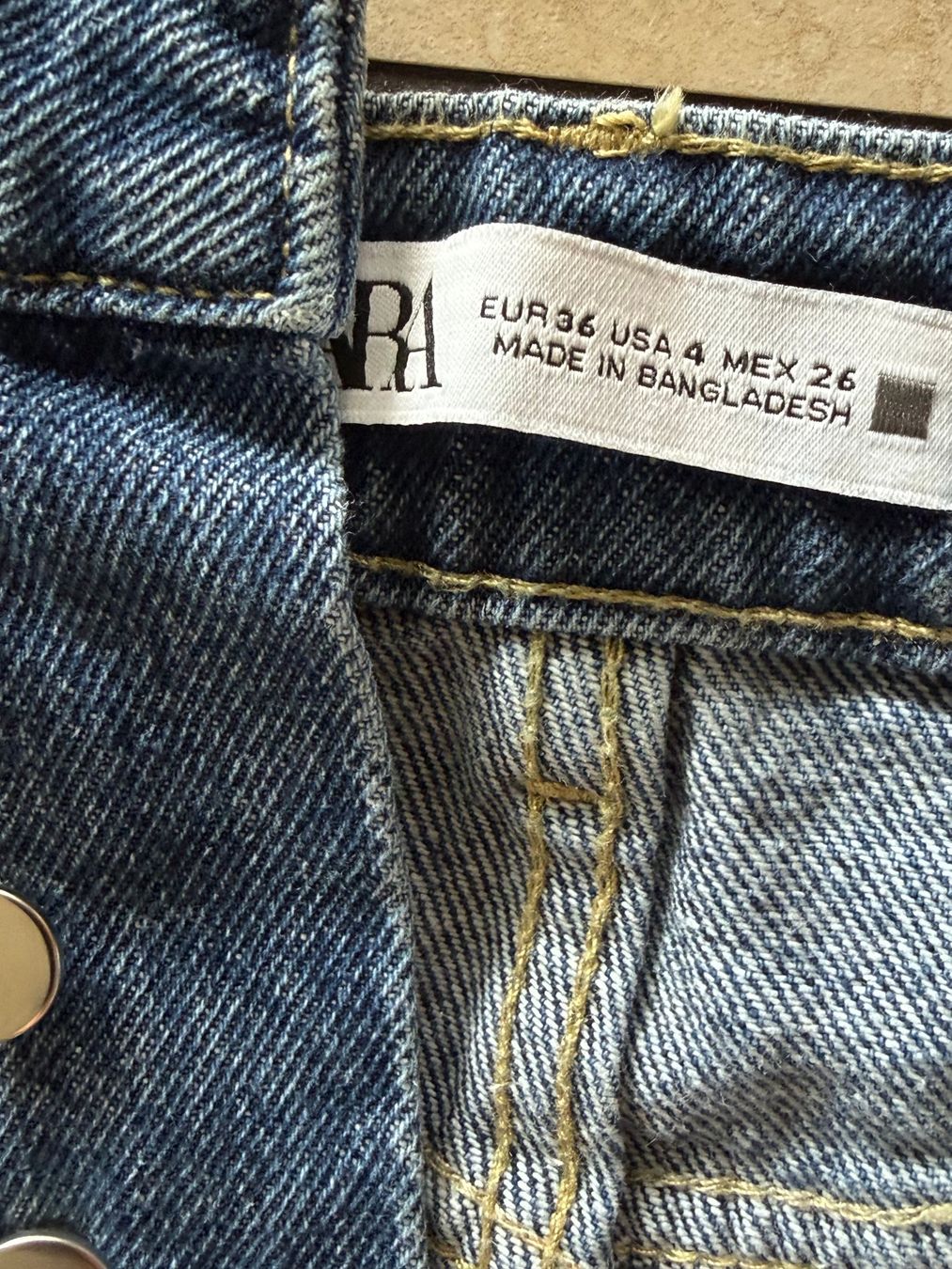 Zara Jeans: Zara Short Jeans Grösse.36 Shorts – Nuovo (secondo la descrizione) da Kirchdorf AG venduto da coco123 4