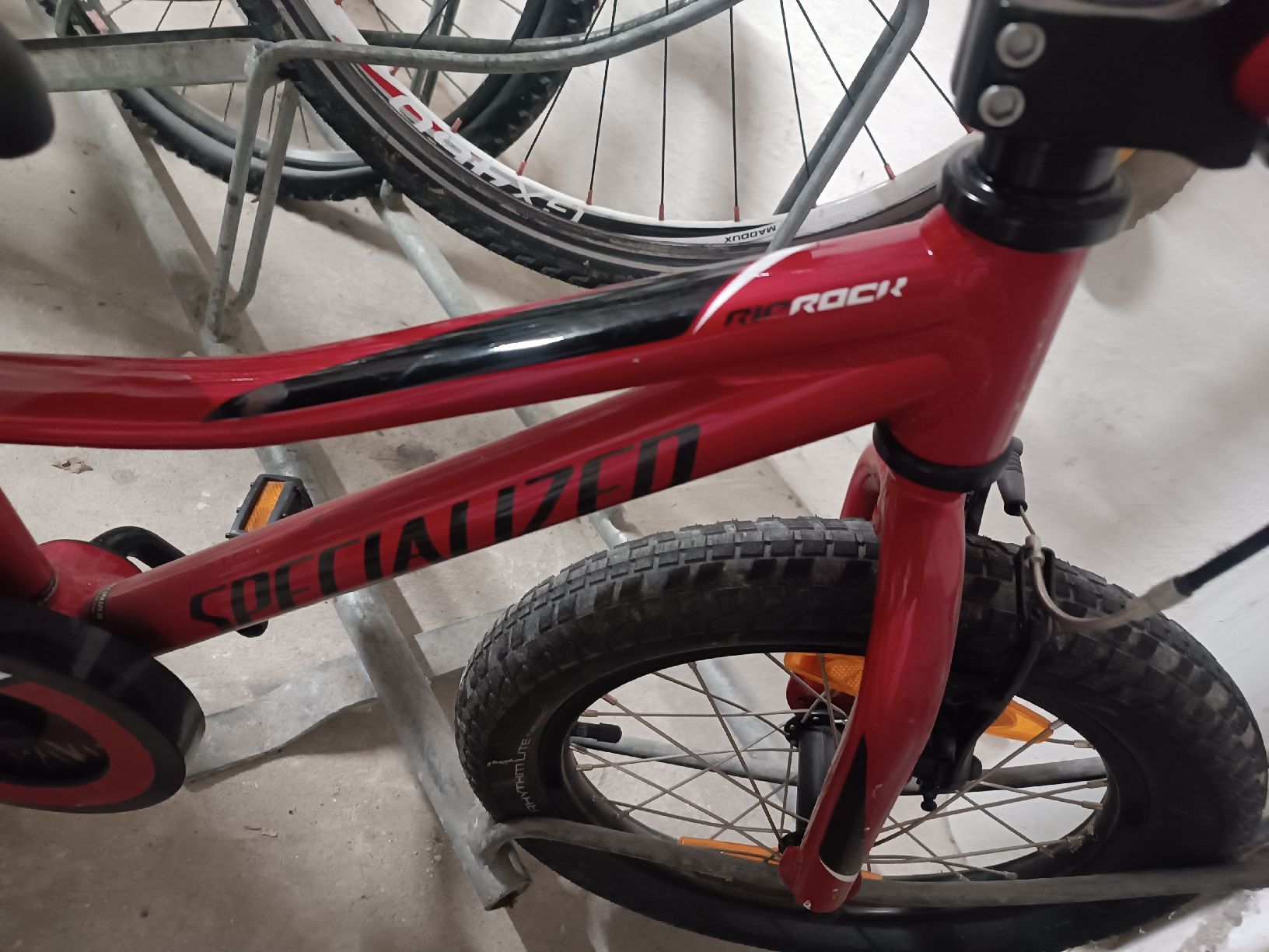 Specialized Biciclette: Specialized Kindervelo 16 Zoll – Usato da Winterthur venduto da ivandtoledos.6 1