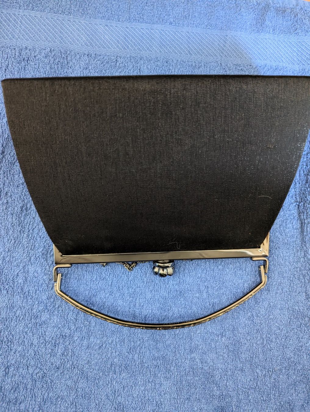 Borse da donna: Handtasche Vintage, schwarz – Usato da Muttenz venduto da Pathfinde1