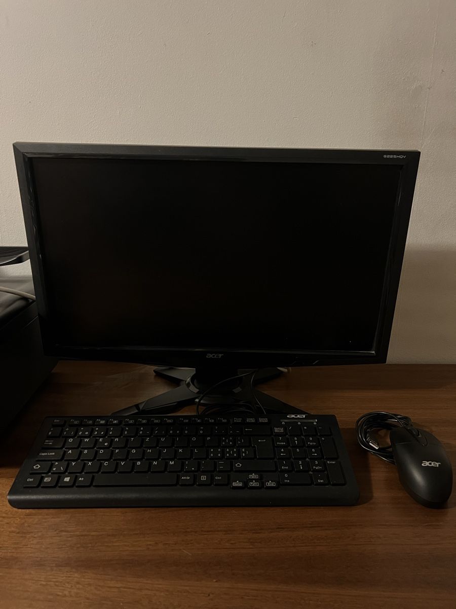Acer Monitore: Acer Bildschirm + Tastatur  – Gebraucht aus Basel von lbl_plt6