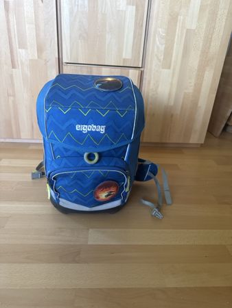 Schulrucksack Ergobag blau mit Muster gebraucht