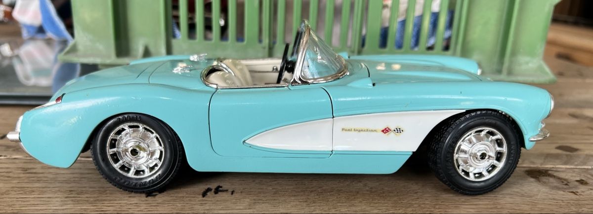 Bburago Modellini d'auto: Chevrolet Corvette 1957 Bburago – Usato da Sevelen venduto da Ritiplampi