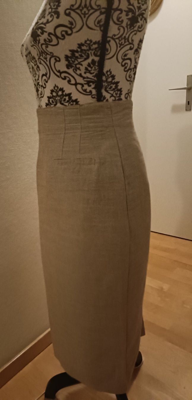 Benetton Gonne: Vintage Benetton Rock – Usato da Schaffhausen venduto da sim_j822 1