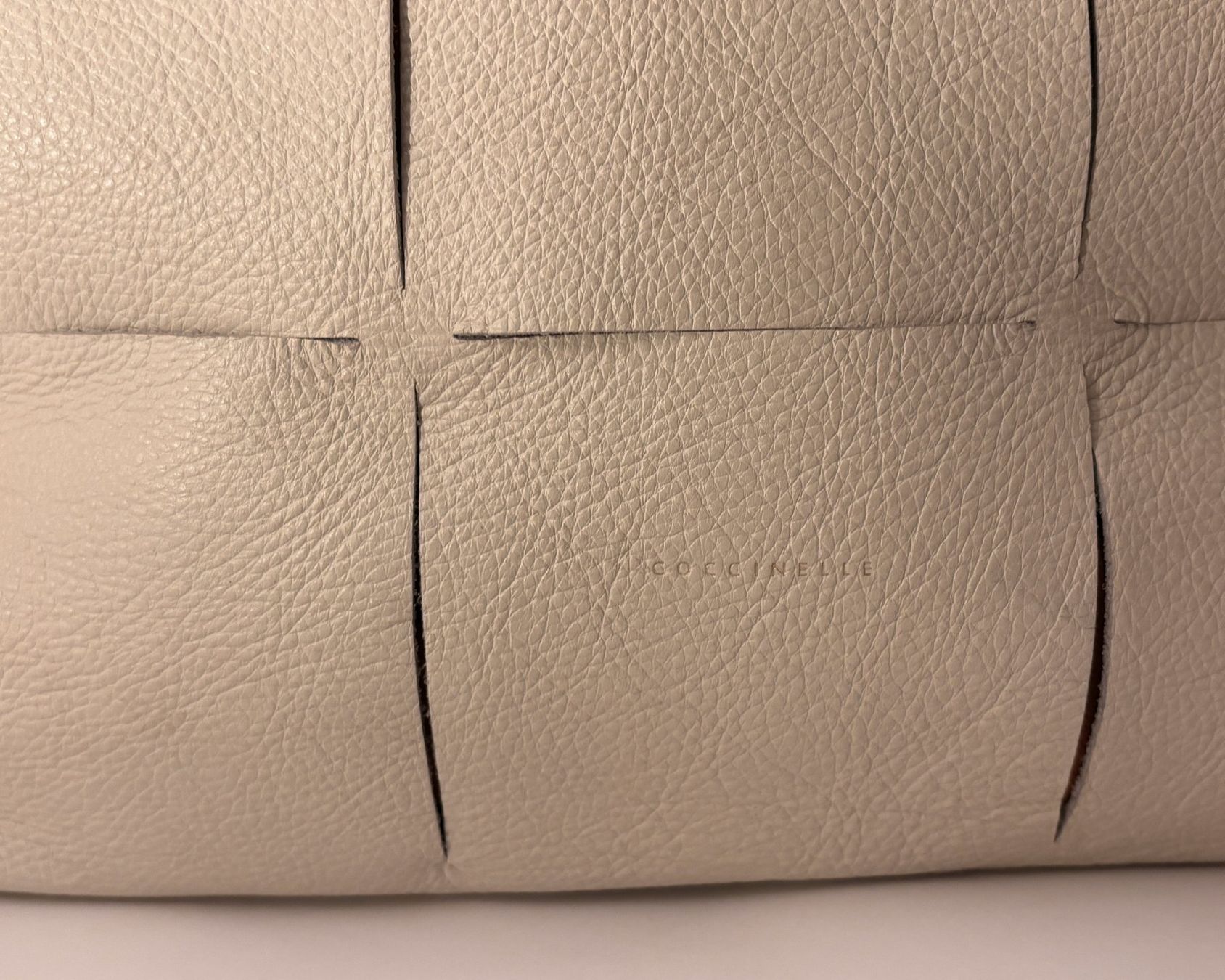 Coccinelle Borse da donna: Tasche von COCINELLE – Usato da Birmensdorf ZH venduto da CAS-ZRH 2