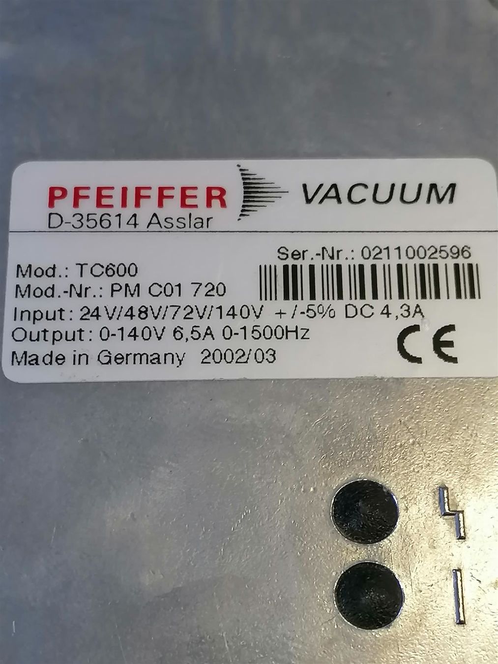 Accessori da laboratorio: Pfeiffer TC600 -Vakuumpumpen Kontroller – Usato da Niederdorf venduto da LeptonAG_Labor 1