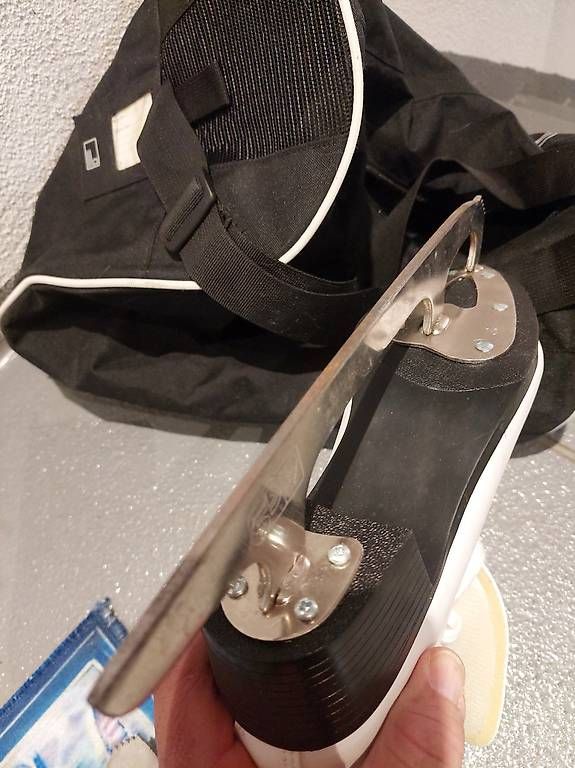 Pattini da ghiaccio: Schlittschuh Damen EU39 – Usato da Ermenswil venduto da Ingram0 2
