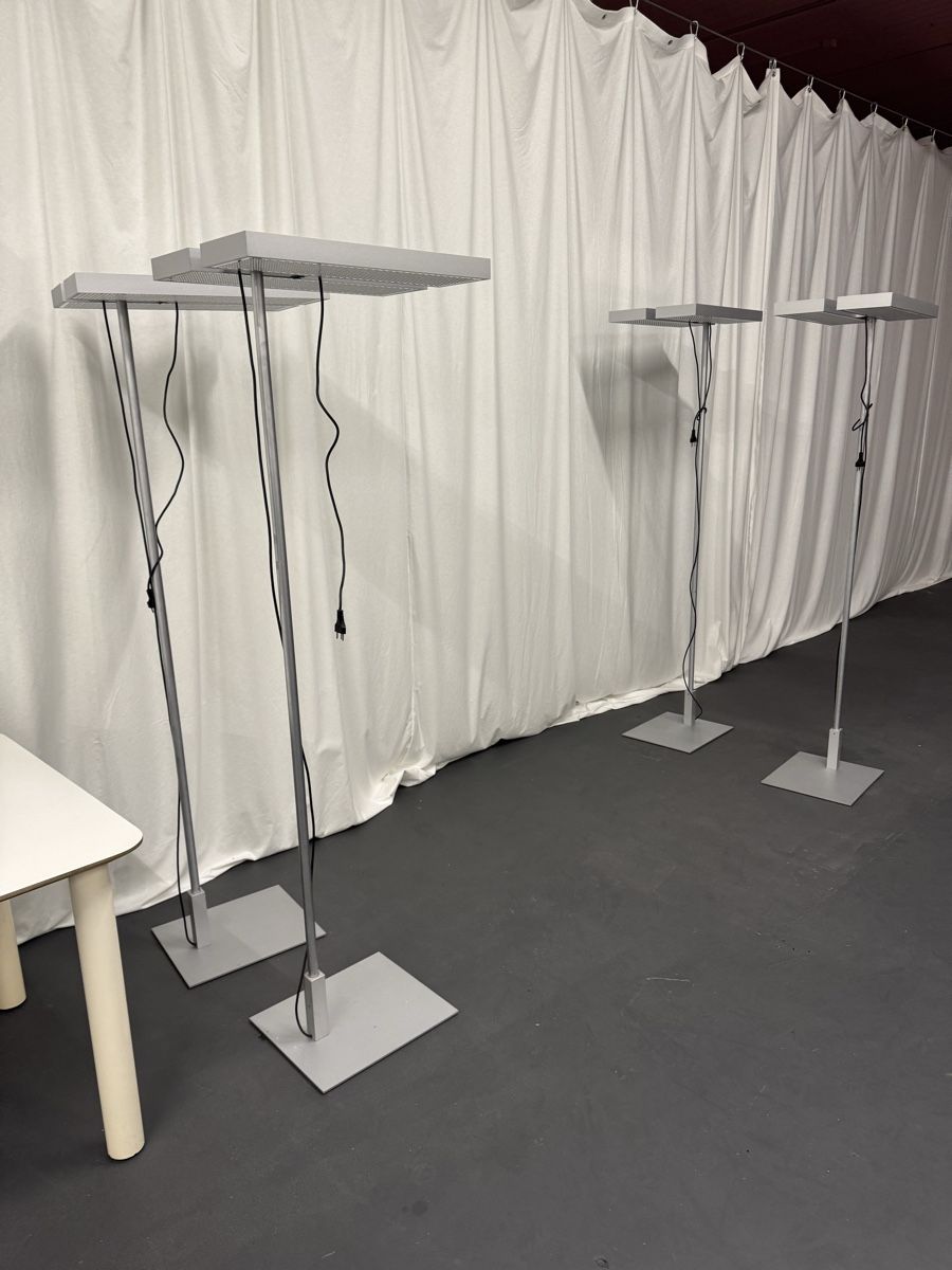 Regent Lampade: Regent Level Stehleuchte, Top Zustand! – Usato da Basel venduto da CAPSULE_4000