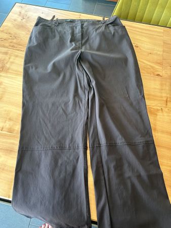 Dunkelbraune Sommerhose, Grösse 46