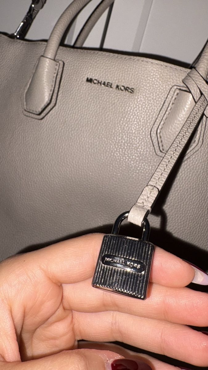 Michael Kors Taschen für Damen: Michael Kors Tasche Mercer Grau – Neu (gemäss Beschreibung) aus Winterthur von kla_qn8d 3