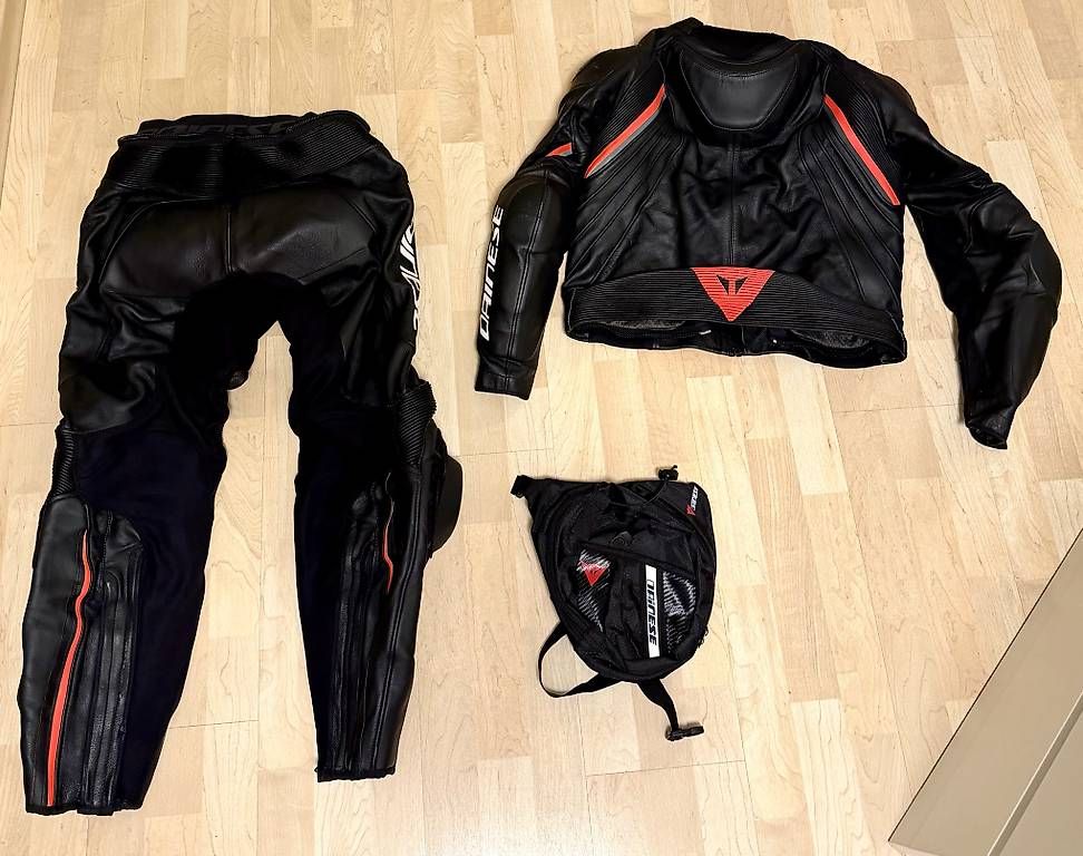 Costumes, combinaisons de sport et fonctionnelles: Motorrad Lederkombi   – D'occasion à Rotkreuz par ta_ti75 1