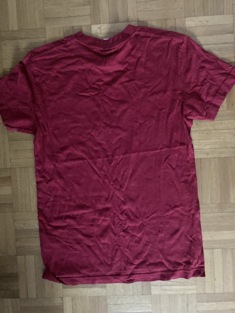 T-shirt: Graphic T-Shirt – Usato da Wädenswil venduto da Minou_ql76 1