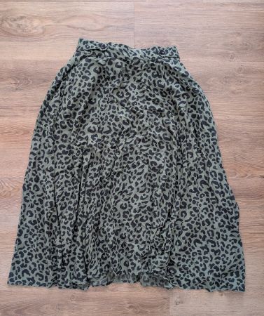 Asos Midirock mit Animal Print Gr. 38