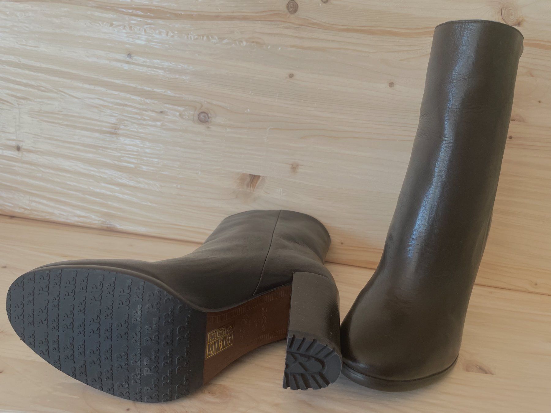 Scarpe da donna: Bottines noires à talon, pointure:40, neuve – Nuovo e nell'imballaggio originale da Carouge GE venduto da ynj_8ndx 2