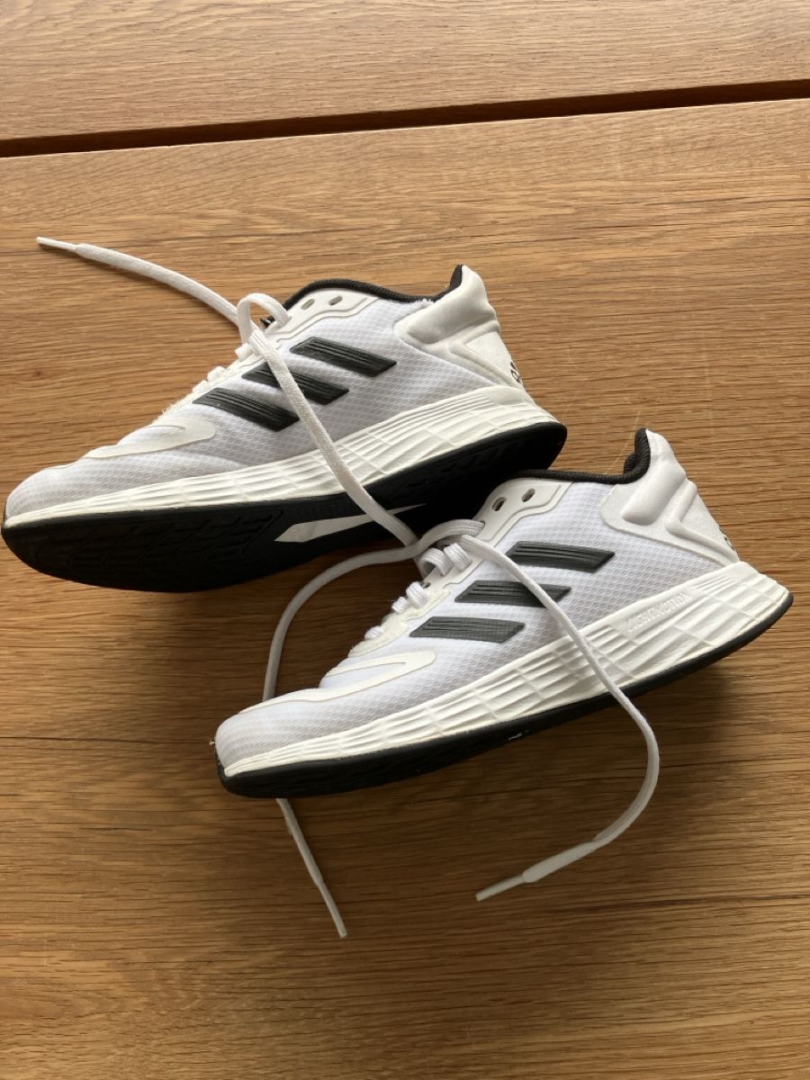 Adidas Scarpe da uomo: Adidas Lightmotion Laufschuhe, Grösse 31 – Usato da Chur venduto da sana118 1
