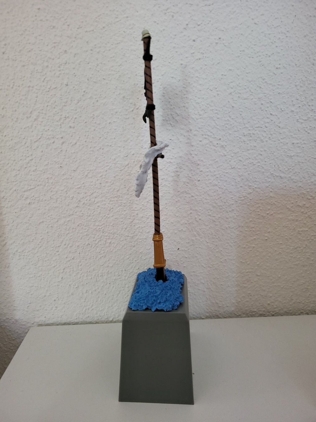 Statuette: One Piece, Grabstein von Edward Newgate – Usato da Urdorf venduto da Monkey_D_Chi 1