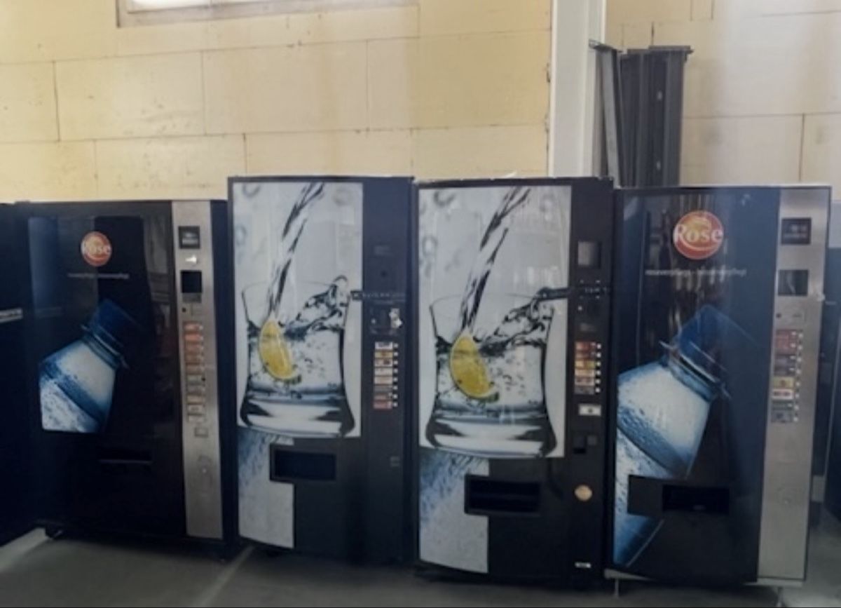 Macchine per caffè & Macchine per espresso: Kaffee&Getränkeautomaten – Usato da Ruswil venduto da Stefan.Marti 4