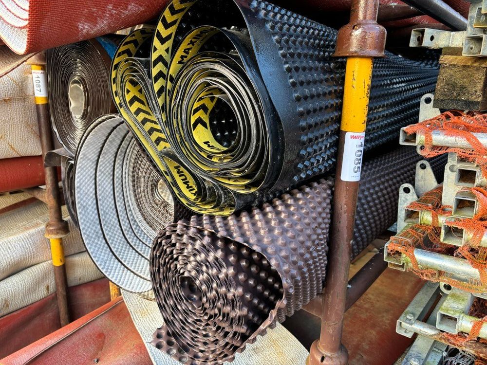 5 Rollen Abdeckmaterial (Lot 1085) Standort 4153 Reinach (Gebraucht) in ...