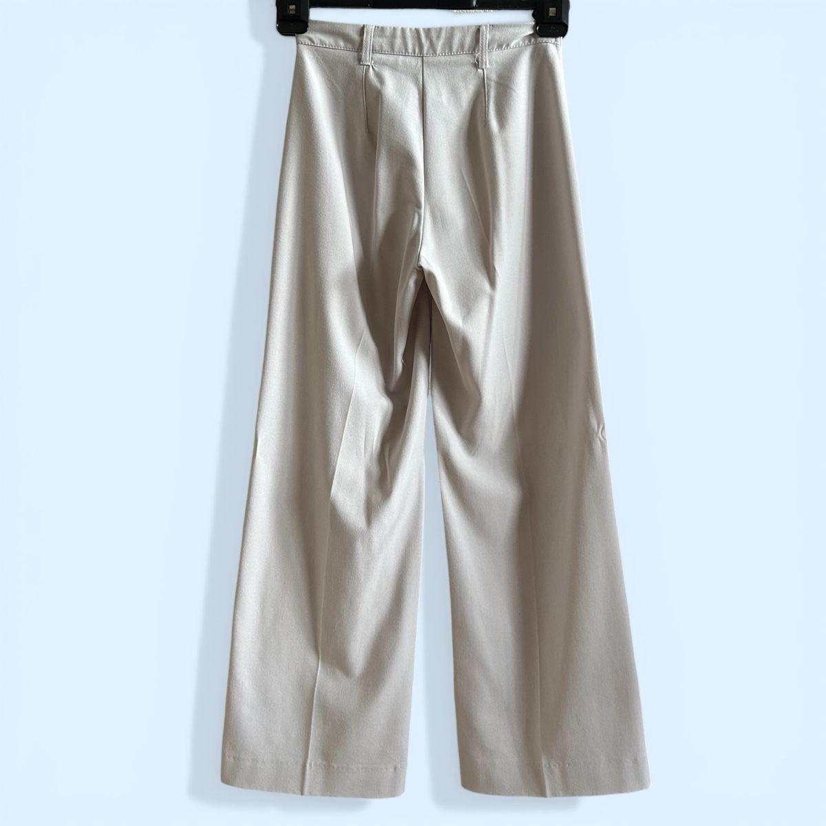 Pantaloni: Leichte gekürzte Stoffhose – Usato da Windisch venduto da dib_k27s 1