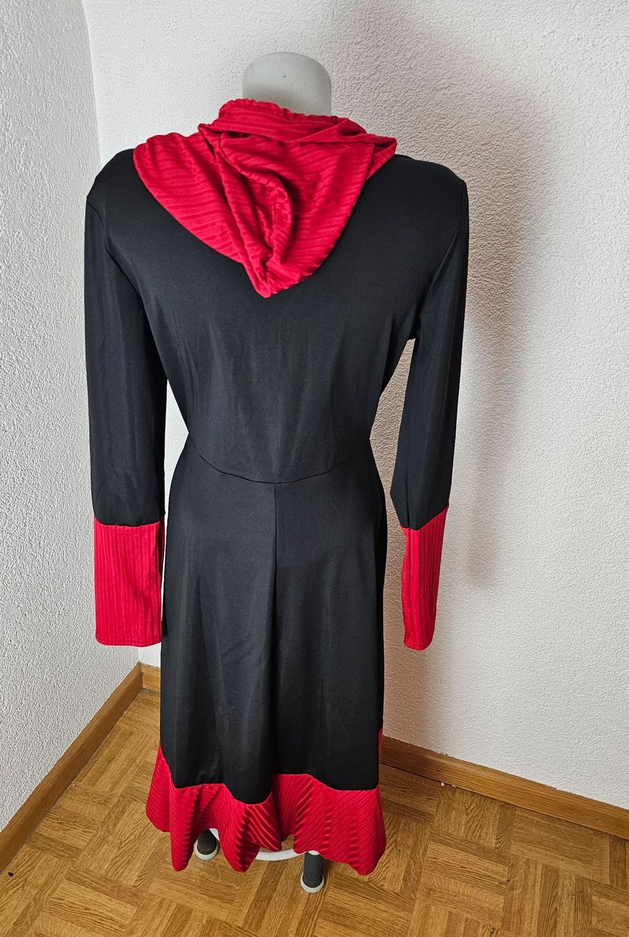 Kleider: NEU! elegantes Kleid Gr. M GOTHIC Vintage – Gebraucht aus Füllinsdorf von Sunnebliemli7 4
