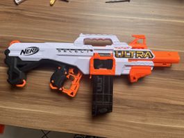 Pistolet Nerf Ultra Select, excellent état pour jouer dehors